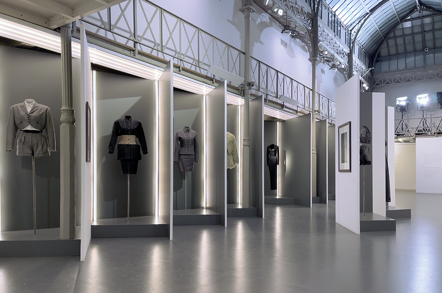 【Peter Lindbergh： Azzedine Alaia】未開封・新品 Peter Lindbergh. Azzedine Alaïa : Lindbergh, Peter: Amazon.it: Libri